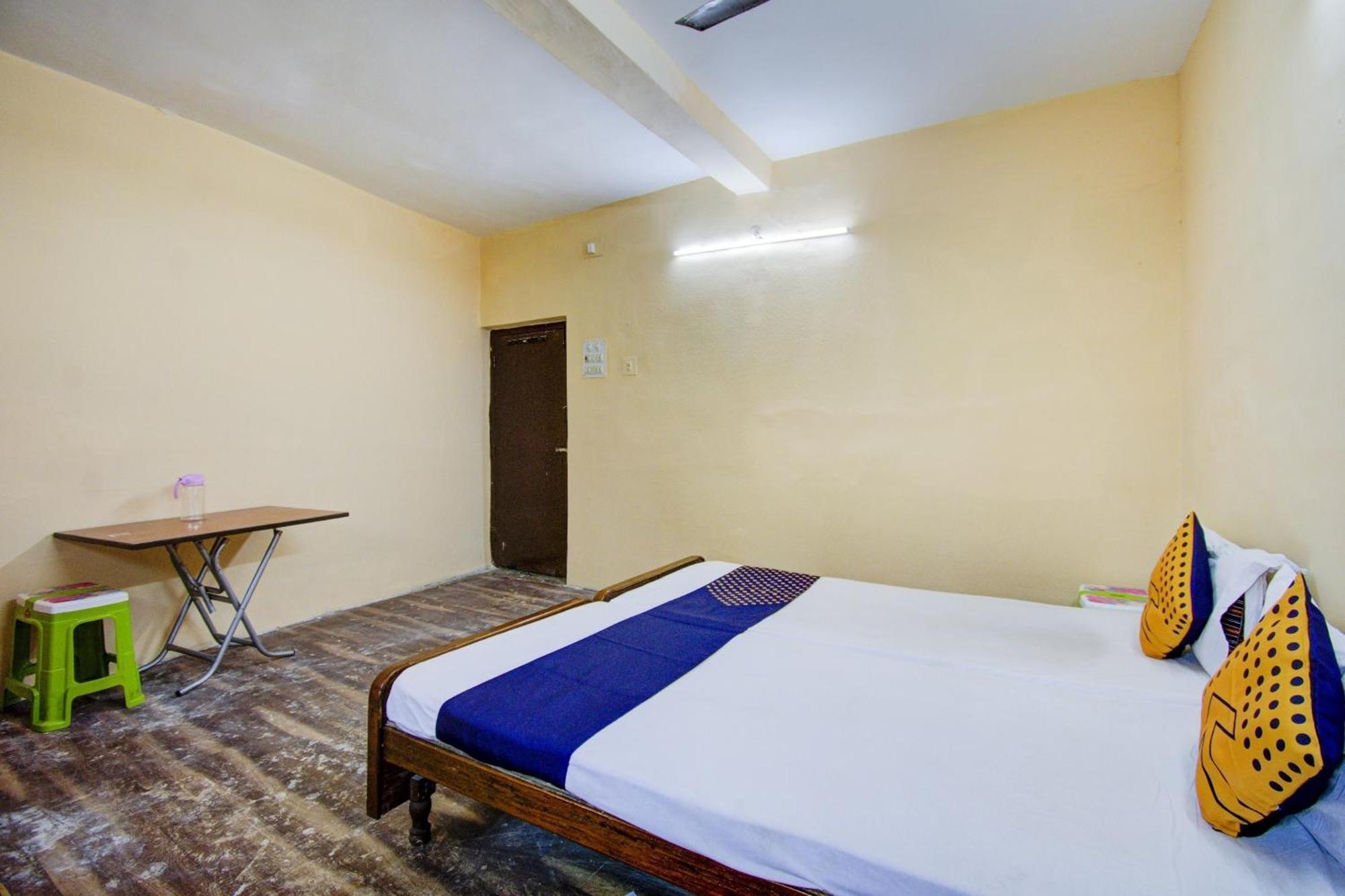 Spot On Dear Hotel Bara Bazar Exterior photo