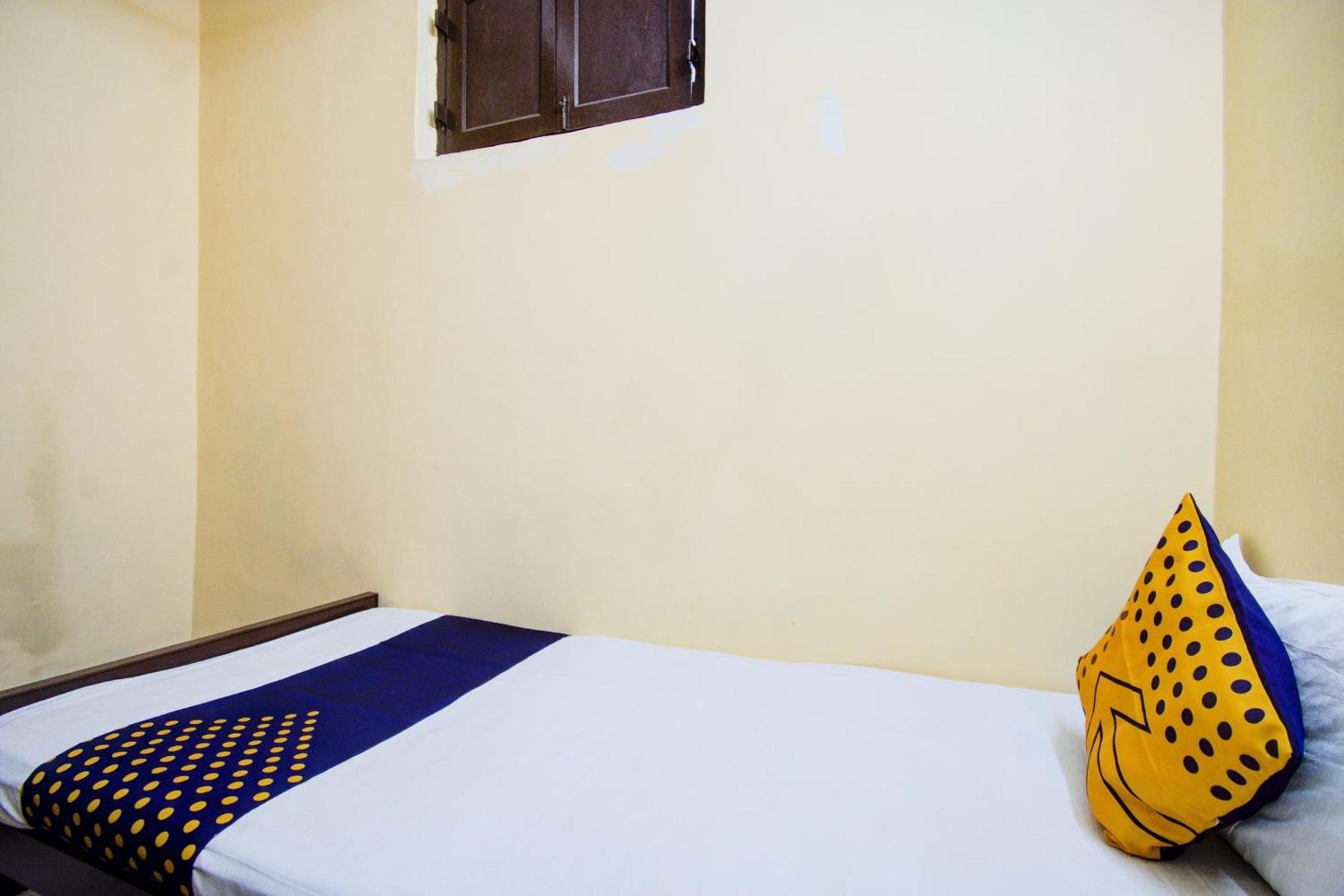 Spot On Dear Hotel Bara Bazar Exterior photo